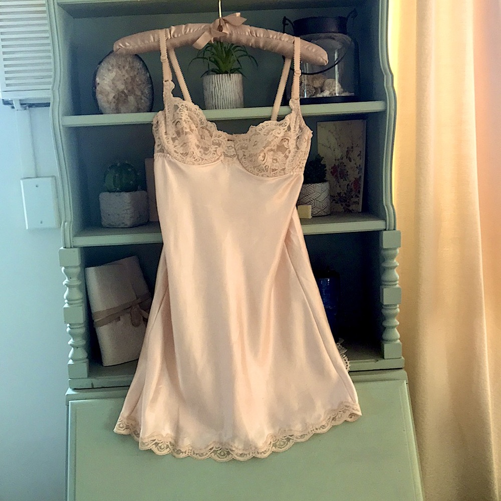 Elegant Cream Lace Chemise
